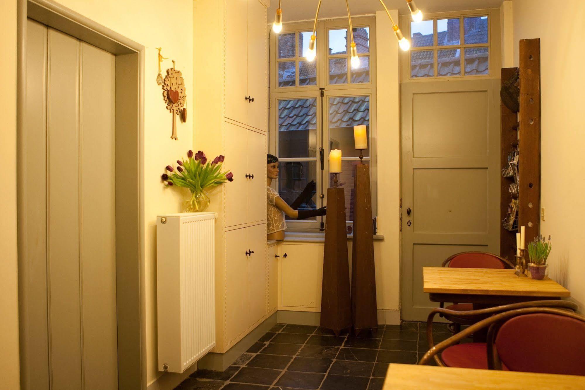 B&B Door 10 Gent Exteriör bild